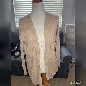 ☁️ H&M basics beige light weight cardigan